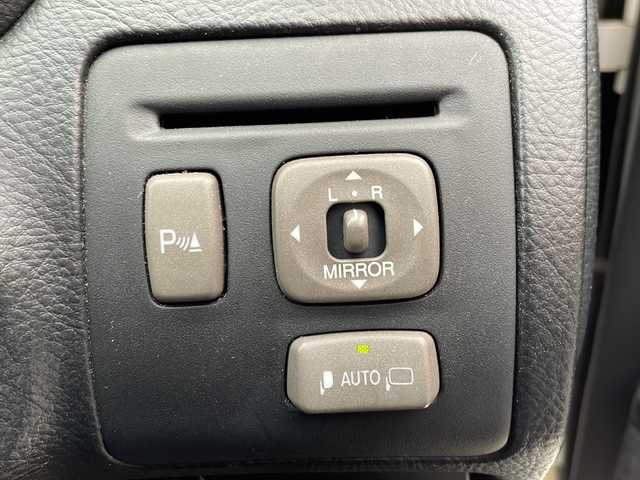 トヨタ セルシオ eR 京都府 2005(平17)年 16.4万km ホワイトパールクリスタルシャイン サンルーフ　純正メーカーナビ　パノラミックビューモニター　マークレビンソン　黒革シート　シートベンチレーター　レーダークルーズ　ブラインドスポットモニター　デジタルインナーミラー　ビルトインＥＴＣ