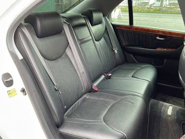 トヨタ セルシオ eR 京都府 2005(平17)年 16.4万km ホワイトパールクリスタルシャイン サンルーフ　純正メーカーナビ　パノラミックビューモニター　マークレビンソン　黒革シート　シートベンチレーター　レーダークルーズ　ブラインドスポットモニター　デジタルインナーミラー　ビルトインＥＴＣ