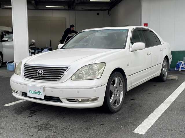 トヨタ セルシオ eR 京都府 2005(平17)年 16.4万km ホワイトパールクリスタルシャイン サンルーフ　純正メーカーナビ　パノラミックビューモニター　マークレビンソン　黒革シート　シートベンチレーター　レーダークルーズ　ブラインドスポットモニター　デジタルインナーミラー　ビルトインＥＴＣ