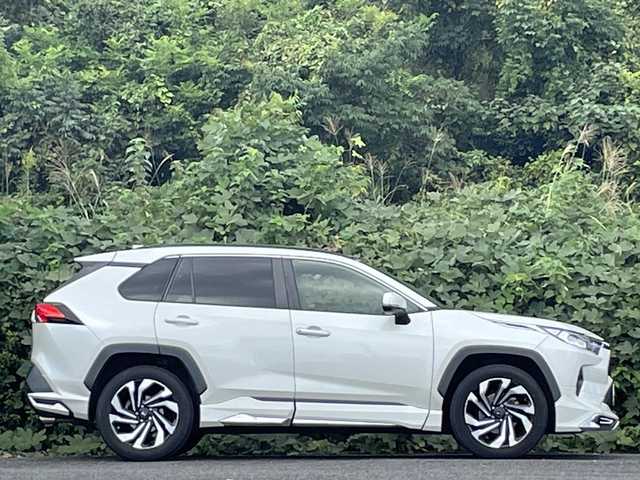 トヨタ ＲＡＶ４ X 大分県 2019(令1)年 8万km ホワイトパールクリスタルシャイン モデリスタエアロ/モデリスタ19インチアルミ/純正ナビ/バックカメラ/フルセグ/DVD/Bluetooth/ビルトインETC/アダプティブクルーズコントロール/レーンキープアシスト/ドライブレコーダー/純正LEDヘッドライト/オートライトコントロール/オートハイビームアシスト/スマートキー/エンジンプッシュスタート/MTモード付きAT/前後クリアランスソナー