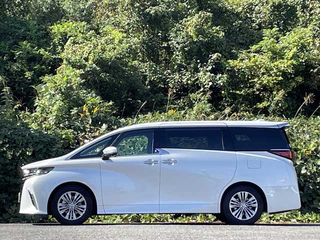 トヨタ アルファード Z 大分県 2023(令5)年 1.4万km プラチナホワイトパールマイカ ワンオーナー /両側パワースライドドア /ユンミバーサルステップ/パノラミックビューモニター/ワイヤレス充電/アダプティブクルーズコントロール/レーンキープアシスト/ステアリングヒーター/エグゼクティブパワーシート/シートヒーター/シートベンチレーション/純正ナビ/フルセグ/Bluetooth/リア純正フリップダウンモニター/ビルトインETC2.0/ドライブレコーダー/スマートキー/エンジンプッシュスタート