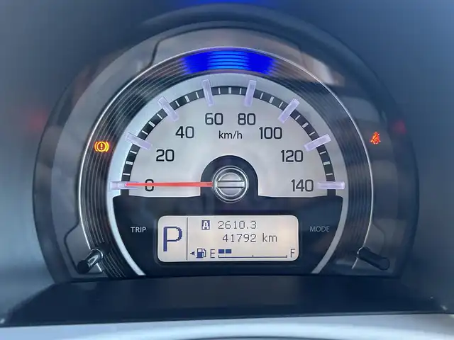 スズキ ハスラー G 群馬県 2015(平27)年 4.2万km クリスタルホワイトパール/ブラック2トーン 純正ナビ(FM・AM/SD)/ワンセグテレビ/ビルトインETC/横滑り防止装置/衝突被害軽減システム/アイドリングストップ/オートライト/電格ミラー/ダブルエアバック/シートヒーター(D席)/スマートキー×2/プッシュスタート/純正アルミホイール/純正フロアマット/保証書/取扱説明書