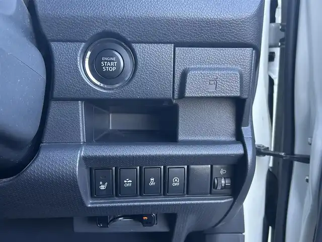 スズキ ハスラー G 群馬県 2015(平27)年 4.2万km クリスタルホワイトパール/ブラック2トーン 純正ナビ(FM・AM/SD)/ワンセグテレビ/ビルトインETC/横滑り防止装置/衝突被害軽減システム/アイドリングストップ/オートライト/電格ミラー/ダブルエアバック/シートヒーター(D席)/スマートキー×2/プッシュスタート/純正アルミホイール/純正フロアマット/保証書/取扱説明書