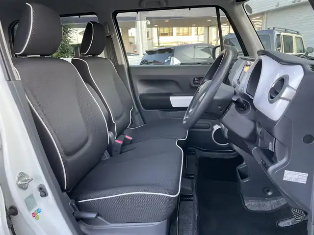 スズキ ハスラー G 群馬県 2015(平27)年 4.2万km クリスタルホワイトパール/ブラック2トーン 純正ナビ(FM・AM/SD)/ワンセグテレビ/ビルトインETC/横滑り防止装置/衝突被害軽減システム/アイドリングストップ/オートライト/電格ミラー/ダブルエアバック/シートヒーター(D席)/スマートキー×2/プッシュスタート/純正アルミホイール/純正フロアマット/保証書/取扱説明書