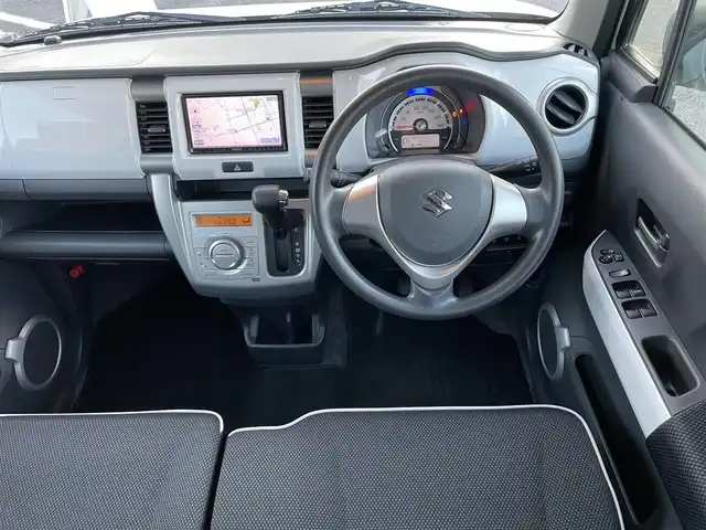 スズキ ハスラー G 群馬県 2015(平27)年 4.2万km クリスタルホワイトパール/ブラック2トーン 純正ナビ(FM・AM/SD)/ワンセグテレビ/ビルトインETC/横滑り防止装置/衝突被害軽減システム/アイドリングストップ/オートライト/電格ミラー/ダブルエアバック/シートヒーター(D席)/スマートキー×2/プッシュスタート/純正アルミホイール/純正フロアマット/保証書/取扱説明書