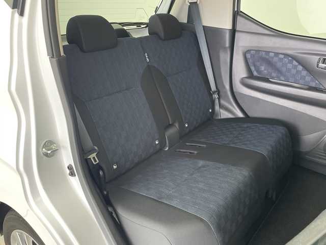 日産 デイズ ハイウェイスターX 愛知県 2023(令5)年 1.4万km ホワイトパール エマージェンシーブレーキ/・車線逸脱警報/・ふらつき警報/・先行車発進お知らせ/・道路標識お知らせ/・速度標識お知らせ/・ビークルダイナミクスコントロール/純正メモリーナビ/・フルセグ/FM/AM/アラウンドビューモニター/クリアランスソナー/LEDヘッドライト/プッシュスタート/i-stop/スマートキー/オートライト/フォグライト/ETC/取扱説明書/保証書