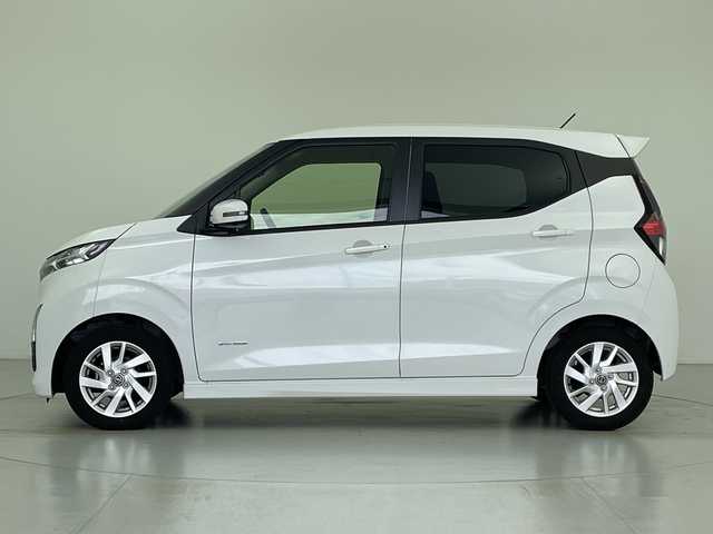 日産 デイズ ハイウェイスターX 愛知県 2023(令5)年 1.4万km ホワイトパール エマージェンシーブレーキ/・車線逸脱警報/・ふらつき警報/・先行車発進お知らせ/・道路標識お知らせ/・速度標識お知らせ/・ビークルダイナミクスコントロール/純正メモリーナビ/・フルセグ/FM/AM/アラウンドビューモニター/クリアランスソナー/LEDヘッドライト/プッシュスタート/i-stop/スマートキー/オートライト/フォグライト/ETC/取扱説明書/保証書