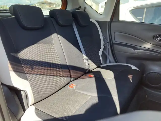 日産 ノート e－パワー X 香川県 2018(平30)年 1.6万km プレミアムコロナオレンジ 純正SDナビ【MM317D-W】/（フルセグTV/Bluetooth/DVD）/アラウンドビューモニター/インテリジェントルームミラー/インテリジェントエマージェンシーブレーキ/前後クリアランスソナー/車線逸脱警報（LDW）/車線逸脱防止支援システム（インテリジェントLI）/踏み間違い衝突防止アシスト/インテリジェントFCW（前方衝突予測警報）/インテリジェントDA（ふらつき警報）/ハイビームアシスト/標識検知機能/ETC/横滑り防止装置/ヘッドライトレベライザー/純正フロアマット/スマートキー/プッシュスタート