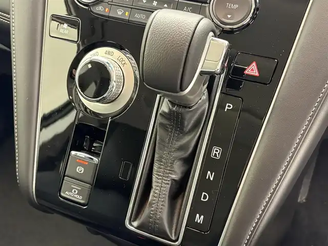 三菱 デリカＤ：５ シャモニー 滋賀県 2025(令7)年 0.1千km 黒Ⅱ 登録済未使用車/ALPINE製11インチナビ/【Bluetooth/HDMI/Apple CarPlay/Android Auto】/全方位カメラ/両側パワースライドドア/ハーフレザーシート/追従クルーズコントロール/ブラインドスポットモニタリング/LEDヘッドライト/オートマチックハイビーム/D席パワーシート/D/Nシートヒーター/ステアリングヒーター/パワーバックドア/AC100V電源/電動パーキングブレーキ/オートブレーキホールド/パドルシフト