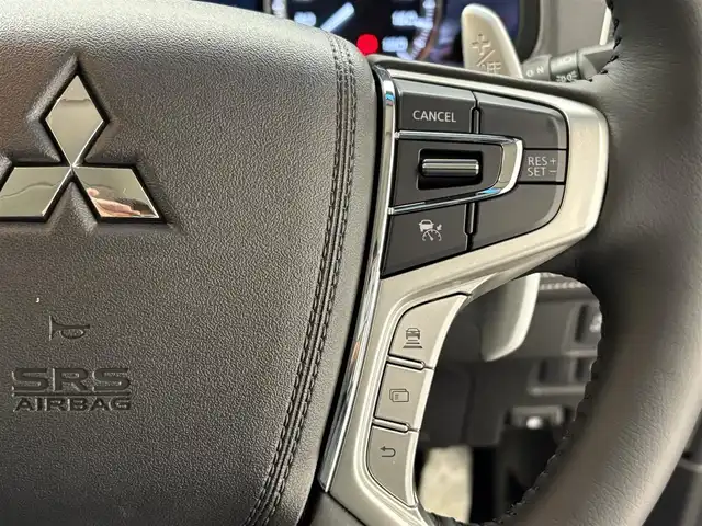 三菱 デリカＤ：５ シャモニー 滋賀県 2025(令7)年 0.1千km 黒Ⅱ 登録済未使用車/ALPINE製11インチナビ/【Bluetooth/HDMI/Apple CarPlay/Android Auto】/全方位カメラ/両側パワースライドドア/ハーフレザーシート/追従クルーズコントロール/ブラインドスポットモニタリング/LEDヘッドライト/オートマチックハイビーム/D席パワーシート/D/Nシートヒーター/ステアリングヒーター/パワーバックドア/AC100V電源/電動パーキングブレーキ/オートブレーキホールド/パドルシフト