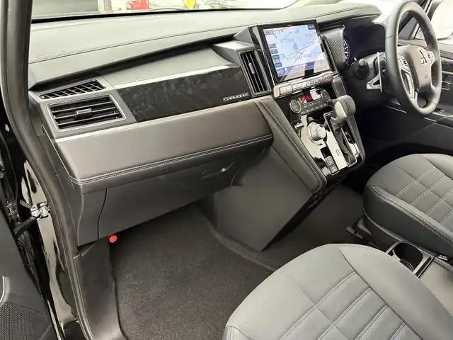 三菱 デリカＤ：５ シャモニー 滋賀県 2025(令7)年 0.1千km 黒Ⅱ 登録済未使用車/ALPINE製11インチナビ/【Bluetooth/HDMI/Apple CarPlay/Android Auto】/全方位カメラ/両側パワースライドドア/ハーフレザーシート/追従クルーズコントロール/ブラインドスポットモニタリング/LEDヘッドライト/オートマチックハイビーム/D席パワーシート/D/Nシートヒーター/ステアリングヒーター/パワーバックドア/AC100V電源/電動パーキングブレーキ/オートブレーキホールド/パドルシフト