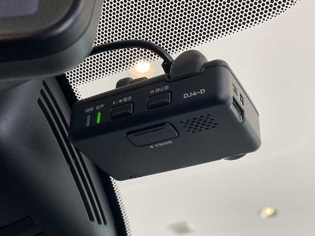 日産 セレナ ハイウェイスターVセレクションⅡ 福井県 2019(平31)年 7.1万km ブリリアントホワイトパール 純正9インチSDナビ/フルセグTV/BT/BD/DVD/CD/USB/SD/アラウンドビューモニター/フリップダウンモニター/プロパイロット/エマージェンシーブレーキ/前後ソナー/車線逸脱警報/車線逸脱防止支援システム/標識認識システム/パーキングアシスト/ETC/ドライブレコーダー/デジタルインナーミラー/両側パワースライドドア/オートライト/LEDヘッドライト/純正16インチアルミホイール/プッシュスタート/スマートキー/純正フロアマット