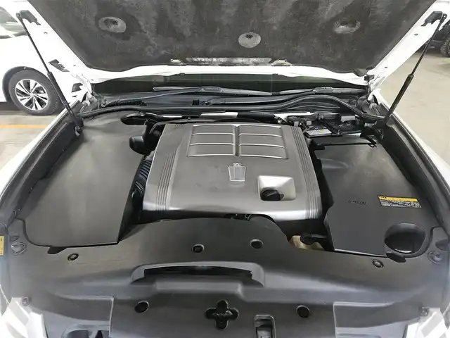 トヨタ クラウン ロイヤル Rサルーン アニバーサリーED 福岡県 2009(平21)年 3.6万km ホワイトパールクリスタルシャイン 純正ナビ/フルセグTV/バックカメラ/ビルトインETC/ドライブレコーダー/レーダークルーズコントロール/衝突被害軽減ブレーキ/ステアリング連動HIDヘッドランプ/オートライト/フロントフォグランプ/木目調/革巻きコンビステアリング/前席パワーシート/純正シートカバー付/純正17インチアルミホイール/スマートキー/プッシュエンジンスタート/イモビライザー/禁煙車