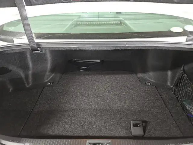 トヨタ クラウン ロイヤル Rサルーン アニバーサリーED 福岡県 2009(平21)年 3.6万km ホワイトパールクリスタルシャイン 純正ナビ/フルセグTV/バックカメラ/ビルトインETC/ドライブレコーダー/レーダークルーズコントロール/衝突被害軽減ブレーキ/ステアリング連動HIDヘッドランプ/オートライト/フロントフォグランプ/木目調/革巻きコンビステアリング/前席パワーシート/純正シートカバー付/純正17インチアルミホイール/スマートキー/プッシュエンジンスタート/イモビライザー/禁煙車