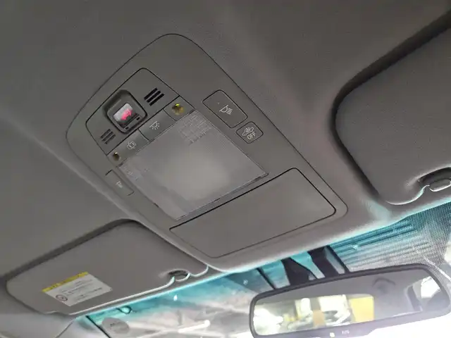 トヨタ クラウン ロイヤル Rサルーン アニバーサリーED 福岡県 2009(平21)年 3.6万km ホワイトパールクリスタルシャイン 純正ナビ/フルセグTV/バックカメラ/ビルトインETC/ドライブレコーダー/レーダークルーズコントロール/衝突被害軽減ブレーキ/ステアリング連動HIDヘッドランプ/オートライト/フロントフォグランプ/木目調/革巻きコンビステアリング/前席パワーシート/純正シートカバー付/純正17インチアルミホイール/スマートキー/プッシュエンジンスタート/イモビライザー/禁煙車