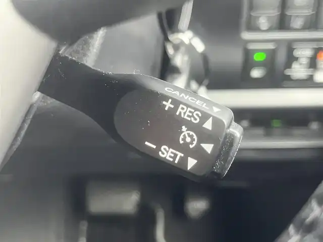 トヨタ ノア ハイブリッド Si ダブルバイビーⅢ 島根県 2021(令3)年 7.3万km ホワイトパールクリスタルシャイン 純正１０インチSDナビ　/(AM/FM/フルセグTVＤＶＤ再生/Ｂｌｕｅｔｏｏｔｈ接続)　/ビルトインＥＴＣ　/バックカメラ/両側パワースライドドア　/クルーズコントロール/前後コーナーセンサー　/レーンアシスト　/プリクラッシュセーフティ　/前席シートヒーター　/オートハイビーム／ライト　/純正ＬＥＤヘッドライト/純正16インチアルミホイール/純正フロアマット