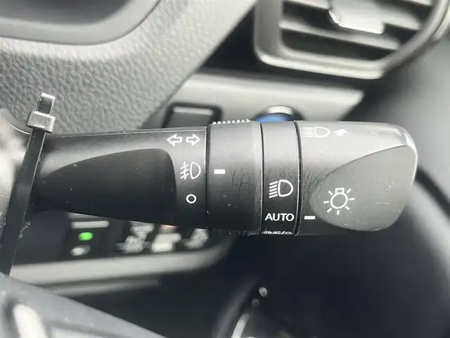 トヨタ ノア ハイブリッド Si ダブルバイビーⅢ 島根県 2021(令3)年 7.3万km ホワイトパールクリスタルシャイン 純正１０インチSDナビ　/(AM/FM/フルセグTVＤＶＤ再生/Ｂｌｕｅｔｏｏｔｈ接続)　/ビルトインＥＴＣ　/バックカメラ/両側パワースライドドア　/クルーズコントロール/前後コーナーセンサー　/レーンアシスト　/プリクラッシュセーフティ　/前席シートヒーター　/オートハイビーム／ライト　/純正ＬＥＤヘッドライト/純正16インチアルミホイール/純正フロアマット