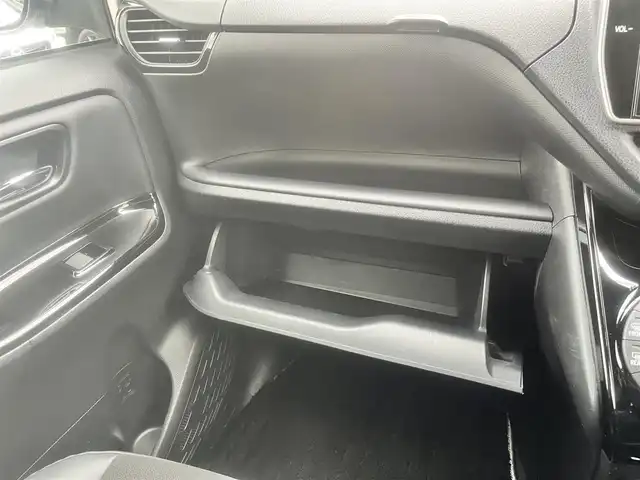 トヨタ ノア ハイブリッド Si ダブルバイビーⅢ 島根県 2021(令3)年 7.3万km ホワイトパールクリスタルシャイン 純正１０インチSDナビ　/(AM/FM/フルセグTVＤＶＤ再生/Ｂｌｕｅｔｏｏｔｈ接続)　/ビルトインＥＴＣ　/バックカメラ/両側パワースライドドア　/クルーズコントロール/前後コーナーセンサー　/レーンアシスト　/プリクラッシュセーフティ　/前席シートヒーター　/オートハイビーム／ライト　/純正ＬＥＤヘッドライト/純正16インチアルミホイール/純正フロアマット