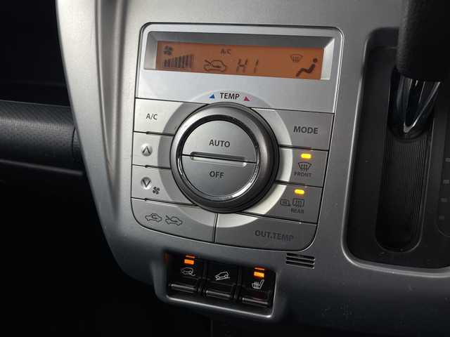 スズキ ハスラー G 愛知県 2014(平26)年 7.6万km パールホワイト/ブラック2トーンルーフ ワンオーナー/純正ナビ/バックカメラ/ワンセグTV・USB・HDMI・AM・FM/ETC/衝突被害軽減ブレーキ/レーダーブレーキサポート/ヒルディセントコントロール/グリップコントロール/横滑り防止/アイドリングストップ/HIDヘッドライト/オートライト/電動格納ミラー/ファブリックシート/運転席シートヒーター/プッシュスタート/スマートキー/スペアキー1本/新車保証書・取扱説明書