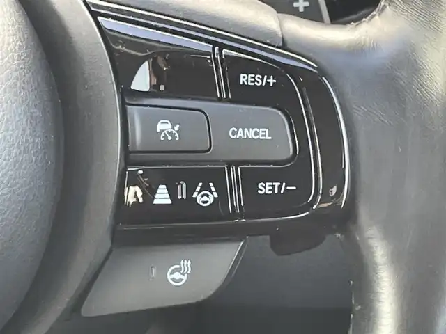 ホンダ ヴェゼル ハイブリッド e:HEV Z 福岡県 2022(令4)年 4万km メテオロイドグレーメタリック ホンダセンシング/CMBS/路外逸脱抑制機能/純正ナビ/フルセグ/BT/AM/FM/USB/applecarplay/androidauto/バックカメラ/アダプティブクルーズコントロール/ハンズフリーパワーバックドア/ＢＳＩ/パドルシフト/ステアリングヒーター/シートヒーター/ＥＴＣ２．０/純正アルミ/ハーフレザー