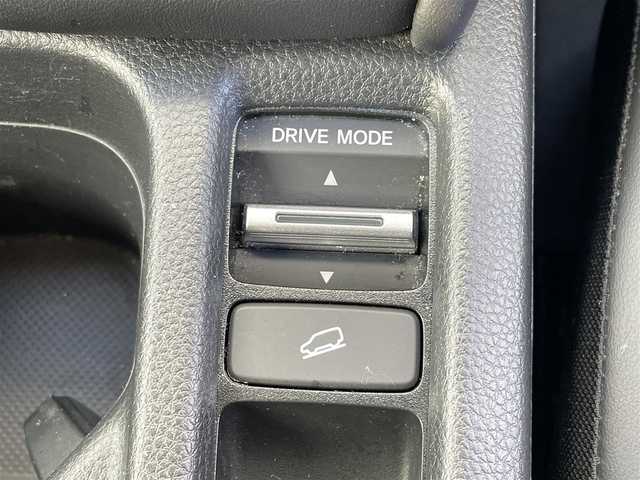 ホンダ ヴェゼル ハイブリッド e:HEV Z 福岡県 2022(令4)年 4万km メテオロイドグレーメタリック ホンダセンシング/CMBS/路外逸脱抑制機能/純正ナビ/フルセグ/BT/AM/FM/USB/applecarplay/androidauto/バックカメラ/アダプティブクルーズコントロール/ハンズフリーパワーバックドア/ＢＳＩ/パドルシフト/ステアリングヒーター/シートヒーター/ＥＴＣ２．０/純正アルミ/ハーフレザー