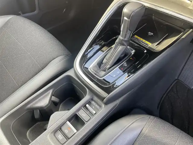 ホンダ ヴェゼル ハイブリッド e:HEV Z 福岡県 2022(令4)年 4万km メテオロイドグレーメタリック ホンダセンシング/CMBS/路外逸脱抑制機能/純正ナビ/フルセグ/BT/AM/FM/USB/applecarplay/androidauto/バックカメラ/アダプティブクルーズコントロール/ハンズフリーパワーバックドア/ＢＳＩ/パドルシフト/ステアリングヒーター/シートヒーター/ＥＴＣ２．０/純正アルミ/ハーフレザー