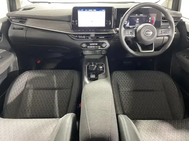 日産 オーラ G 神奈川県 2024(令6)年 3.1万km グレー 純正9インチナビ/Bluetooth&USB&HDMI&AppleCarPlay&フルセグTV/全方位モニター/インテリジェントルームミラー/純正ドライブレコーダー前後/ビルトインETC2.0/ワイヤレス充電器/BOSEパーソナルプラスプラスサウンドスピーカー/ハーフレザーシート/プロパイロット/インテリジェントエマージェンシーブレーキ/踏み間違い衝突防止アシスト/後側方車両検知警報/後側方衝突防止支援システム/車線逸脱警報/車線逸脱防止支援システム/前方衝突予測警報/後退時車両検知警報/ふらつき警報/標識検知機能/インテリジェントクルーズコントロール/アダプティブLEDヘッドライトシステム/LEDフォグライト/ウィンカーミラー/SOSボタン/インテリジェントキー/プッシュスタートボタン/電動サイドブレーキ/オートブレーキホールド/革巻きステアリング/ステアリングスイッチ/Autoライト/オートマチックハイビーム/タイプCコネクト