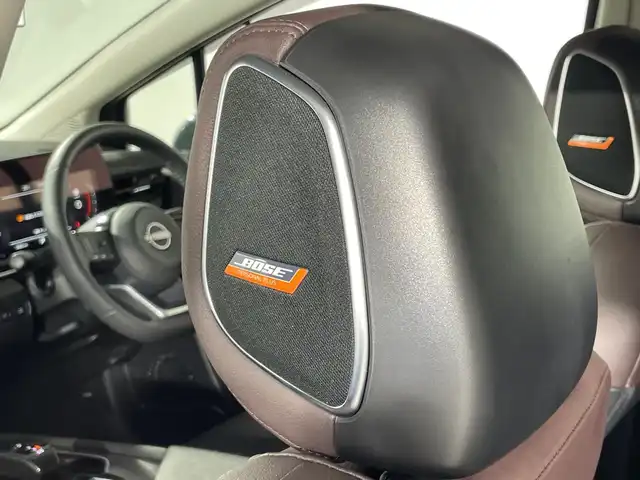 日産 オーラ G 神奈川県 2024(令6)年 3.1万km グレー 純正9インチナビ/Bluetooth&USB&HDMI&AppleCarPlay&フルセグTV/全方位モニター/インテリジェントルームミラー/純正ドライブレコーダー前後/ビルトインETC2.0/ワイヤレス充電器/BOSEパーソナルプラスプラスサウンドスピーカー/ハーフレザーシート/プロパイロット/インテリジェントエマージェンシーブレーキ/踏み間違い衝突防止アシスト/後側方車両検知警報/後側方衝突防止支援システム/車線逸脱警報/車線逸脱防止支援システム/前方衝突予測警報/後退時車両検知警報/ふらつき警報/標識検知機能/インテリジェントクルーズコントロール/アダプティブLEDヘッドライトシステム/LEDフォグライト/ウィンカーミラー/SOSボタン/インテリジェントキー/プッシュスタートボタン/電動サイドブレーキ/オートブレーキホールド/革巻きステアリング/ステアリングスイッチ/Autoライト/オートマチックハイビーム/タイプCコネクト