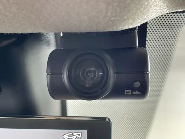 日産 オーラ G 神奈川県 2024(令6)年 3.1万km グレー 純正9インチナビ/Bluetooth&USB&HDMI&AppleCarPlay&フルセグTV/全方位モニター/インテリジェントルームミラー/純正ドライブレコーダー前後/ビルトインETC2.0/ワイヤレス充電器/BOSEパーソナルプラスプラスサウンドスピーカー/ハーフレザーシート/プロパイロット/インテリジェントエマージェンシーブレーキ/踏み間違い衝突防止アシスト/後側方車両検知警報/後側方衝突防止支援システム/車線逸脱警報/車線逸脱防止支援システム/前方衝突予測警報/後退時車両検知警報/ふらつき警報/標識検知機能/インテリジェントクルーズコントロール/アダプティブLEDヘッドライトシステム/LEDフォグライト/ウィンカーミラー/SOSボタン/インテリジェントキー/プッシュスタートボタン/電動サイドブレーキ/オートブレーキホールド/革巻きステアリング/ステアリングスイッチ/Autoライト/オートマチックハイビーム/タイプCコネクト