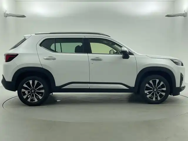 ホンダ ＷＲ－Ｖ Z+ 福井県 2024(令6)年 0.3万km プラチナホワイトパール 純正8型ナビ/(FM/AM/フルセグTV/Bluetooth）　/バックカメラ　/Honda SENSING　/-CMBS　衝突軽減ブレーキ　/-ACC　アダプティブクルーズ　/-LKAS　車線維持支援システム　/-前後パーキングセンサーシステム　/-路外逸脱抑制機能　/-標識認識機能　/-オートハイビーム機能　/-先行車発進お知らせ機能　/ルーフレール　/ハーフレザーシート　/オートエアコン/オートライト/LED ヘッドライト＋フロントフォグライト/パドルシフト　/純正17inAW　