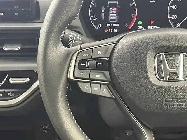 ホンダ ＷＲ－Ｖ Z+ 福井県 2024(令6)年 0.3万km プラチナホワイトパール 純正8型ナビ/(FM/AM/フルセグTV/Bluetooth）　/バックカメラ　/Honda SENSING　/-CMBS　衝突軽減ブレーキ　/-ACC　アダプティブクルーズ　/-LKAS　車線維持支援システム　/-前後パーキングセンサーシステム　/-路外逸脱抑制機能　/-標識認識機能　/-オートハイビーム機能　/-先行車発進お知らせ機能　/ルーフレール　/ハーフレザーシート　/オートエアコン/オートライト/LED ヘッドライト＋フロントフォグライト/パドルシフト　/純正17inAW　
