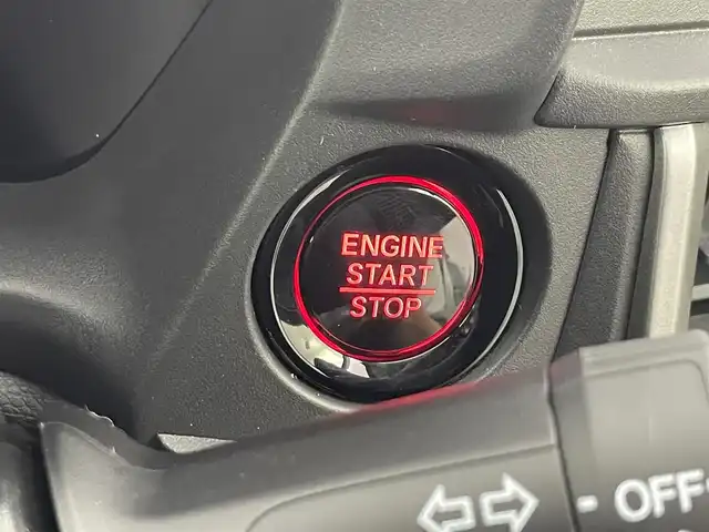 ホンダ ＷＲ－Ｖ Z+ 福井県 2024(令6)年 0.3万km プラチナホワイトパール 純正8型ナビ/(FM/AM/フルセグTV/Bluetooth）　/バックカメラ　/Honda SENSING　/-CMBS　衝突軽減ブレーキ　/-ACC　アダプティブクルーズ　/-LKAS　車線維持支援システム　/-前後パーキングセンサーシステム　/-路外逸脱抑制機能　/-標識認識機能　/-オートハイビーム機能　/-先行車発進お知らせ機能　/ルーフレール　/ハーフレザーシート　/オートエアコン/オートライト/LED ヘッドライト＋フロントフォグライト/パドルシフト　/純正17inAW　