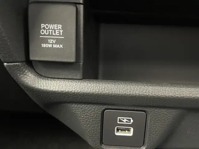 ホンダ ＷＲ－Ｖ Z+ 福井県 2024(令6)年 0.3万km プラチナホワイトパール 純正8型ナビ/(FM/AM/フルセグTV/Bluetooth）　/バックカメラ　/Honda SENSING　/-CMBS　衝突軽減ブレーキ　/-ACC　アダプティブクルーズ　/-LKAS　車線維持支援システム　/-前後パーキングセンサーシステム　/-路外逸脱抑制機能　/-標識認識機能　/-オートハイビーム機能　/-先行車発進お知らせ機能　/ルーフレール　/ハーフレザーシート　/オートエアコン/オートライト/LED ヘッドライト＋フロントフォグライト/パドルシフト　/純正17inAW　