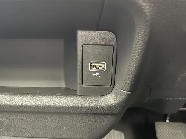 ホンダ ＷＲ－Ｖ Z+ 福井県 2024(令6)年 0.3万km プラチナホワイトパール 純正8型ナビ/(FM/AM/フルセグTV/Bluetooth）　/バックカメラ　/Honda SENSING　/-CMBS　衝突軽減ブレーキ　/-ACC　アダプティブクルーズ　/-LKAS　車線維持支援システム　/-前後パーキングセンサーシステム　/-路外逸脱抑制機能　/-標識認識機能　/-オートハイビーム機能　/-先行車発進お知らせ機能　/ルーフレール　/ハーフレザーシート　/オートエアコン/オートライト/LED ヘッドライト＋フロントフォグライト/パドルシフト　/純正17inAW　