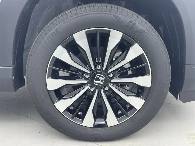 ホンダ ＷＲ－Ｖ Z+ 福井県 2024(令6)年 0.3万km プラチナホワイトパール 純正8型ナビ/(FM/AM/フルセグTV/Bluetooth）　/バックカメラ　/Honda SENSING　/-CMBS　衝突軽減ブレーキ　/-ACC　アダプティブクルーズ　/-LKAS　車線維持支援システム　/-前後パーキングセンサーシステム　/-路外逸脱抑制機能　/-標識認識機能　/-オートハイビーム機能　/-先行車発進お知らせ機能　/ルーフレール　/ハーフレザーシート　/オートエアコン/オートライト/LED ヘッドライト＋フロントフォグライト/パドルシフト　/純正17inAW　