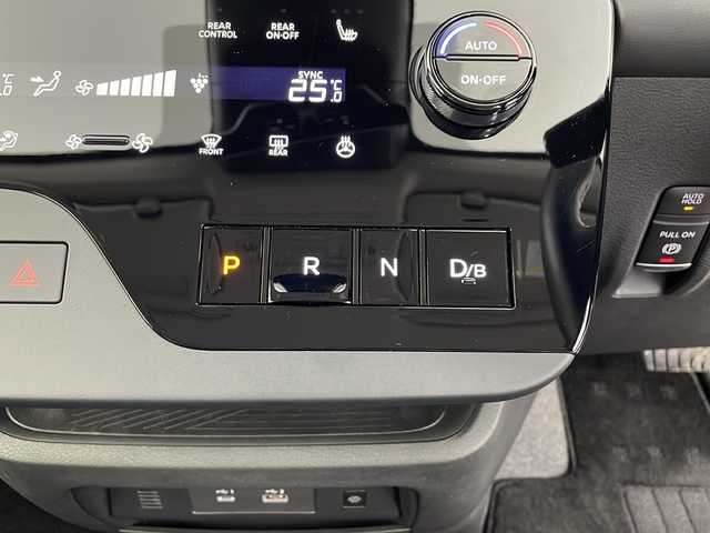 日産 セレナ e－パワー ハイウェイスター V 鹿児島県 2023(令5)年 2.2万km ベージュ 禁煙車　/純正１２．３型ナビ　/（フルセグ/Bluetooth）/アラウンドビューモニター　/バックカメラ/プロパイロット　/デジタルインナーミラー　/前後ドライブレコーダー　/ステアリングヒーター　/ＥＴＣ２．０　/純正エアロ　/置くだけ充電　/１００ＶＡＣアダプター/合皮シート/ステアリングスイッチ/両側パワースライドドア/シートヒーター