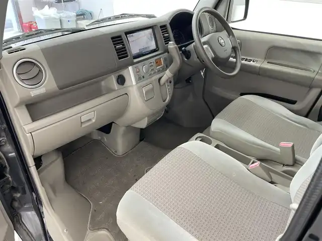 日産 ＮＶ１００クリッパー リオ E 滋賀県 2014(平26)年 3.9万km ブルーイッシュブラック 禁煙車/ターボ車/社外メモリナビ【CD/USB/ワンセグ】/片側パワースライドドア/オートエアコン/電動格納ミラー/リモコンキー/スペアキー/フロアマット/パワステ