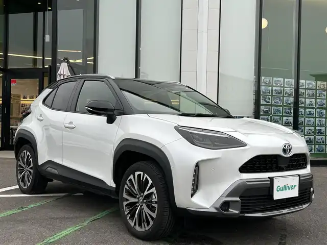 トヨタ ヤリスクロス ハイブリッド Z アドベンチャー 長崎県 2023(令5)年 0.9万km ブラックマイカ/プラチナホワイトパールマイカ ワンオーナー/純正ディスプレイオーディオ/パノラミックビューモニター/ハーフレザーシート/パワーシート/トヨタセーフティセンス/レーダークルーズコントロール/レーンキープアシスト/LEDヘッドライト/オートライト/ステアリングスイッチ/クリアランスソナー/ETC/シートヒーター/スペアキー