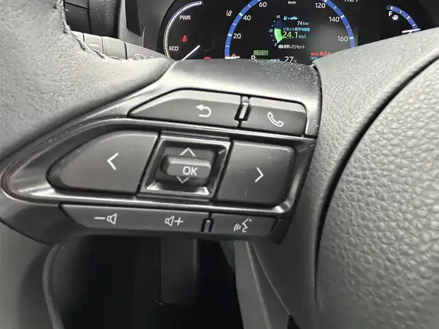 トヨタ ヤリスクロス ハイブリッド Z アドベンチャー 長崎県 2023(令5)年 0.9万km ブラックマイカ/プラチナホワイトパールマイカ ワンオーナー/純正ディスプレイオーディオ/パノラミックビューモニター/ハーフレザーシート/パワーシート/トヨタセーフティセンス/レーダークルーズコントロール/レーンキープアシスト/LEDヘッドライト/オートライト/ステアリングスイッチ/クリアランスソナー/ETC/シートヒーター/スペアキー
