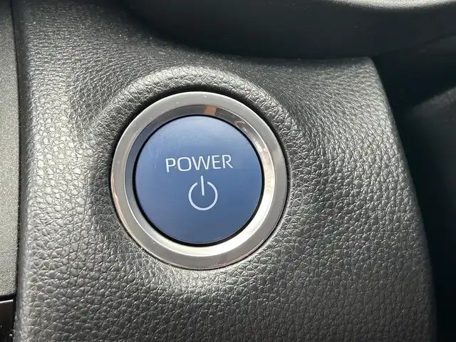 トヨタ ヤリスクロス ハイブリッド Z アドベンチャー 長崎県 2023(令5)年 0.9万km ブラックマイカ/プラチナホワイトパールマイカ ワンオーナー/純正ディスプレイオーディオ/パノラミックビューモニター/ハーフレザーシート/パワーシート/トヨタセーフティセンス/レーダークルーズコントロール/レーンキープアシスト/LEDヘッドライト/オートライト/ステアリングスイッチ/クリアランスソナー/ETC/シートヒーター/スペアキー