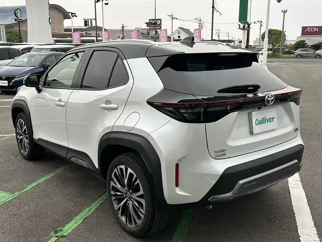 トヨタ ヤリスクロス ハイブリッド Z アドベンチャー 長崎県 2023(令5)年 0.9万km ブラックマイカ/プラチナホワイトパールマイカ ワンオーナー/純正ディスプレイオーディオ/パノラミックビューモニター/ハーフレザーシート/パワーシート/トヨタセーフティセンス/レーダークルーズコントロール/レーンキープアシスト/LEDヘッドライト/オートライト/ステアリングスイッチ/クリアランスソナー/ETC/シートヒーター/スペアキー