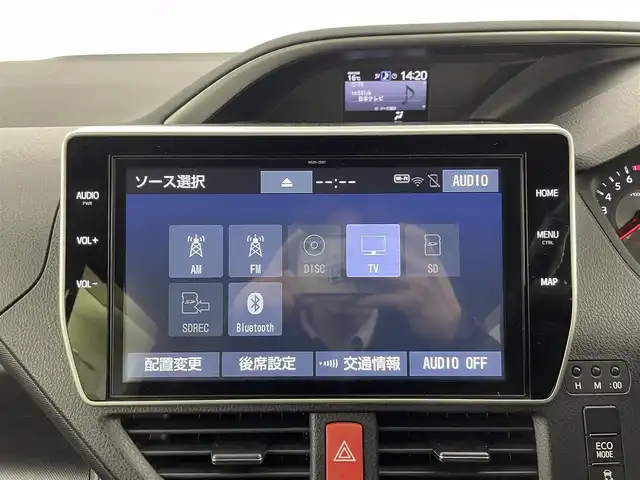 トヨタ ヴォクシー ZS 煌Ⅱ 群馬県 2020(令2)年 6.4万km ブラック 純正12.1インチフリップダウンモニター/純正10インチナビ/（AM/FM/CD/DVD/BT/フルセグTV）/バックカメラ/トヨタセーフティセンス /・プリクラッシュセーフティ/・レーンディパーチャーアラート/・オートマチックハイビーム/・パーキングサポートブレーキ/両側パワースライドドア/クルーズコントロール/ビルトインETC/社外前後ドライブレコーダー/プッシュスタート/スマートキー