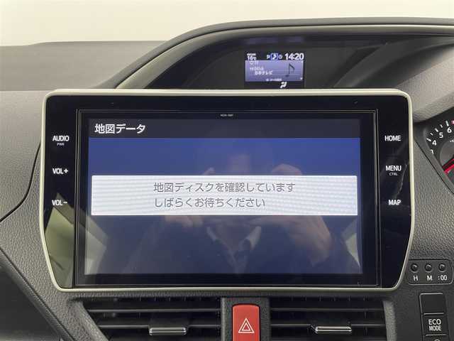 トヨタ ヴォクシー ZS 煌Ⅱ 群馬県 2020(令2)年 6.4万km ブラック 純正12.1インチフリップダウンモニター/純正10インチナビ/（AM/FM/CD/DVD/BT/フルセグTV）/バックカメラ/トヨタセーフティセンス /・プリクラッシュセーフティ/・レーンディパーチャーアラート/・オートマチックハイビーム/・パーキングサポートブレーキ/両側パワースライドドア/クルーズコントロール/ビルトインETC/社外前後ドライブレコーダー/プッシュスタート/スマートキー