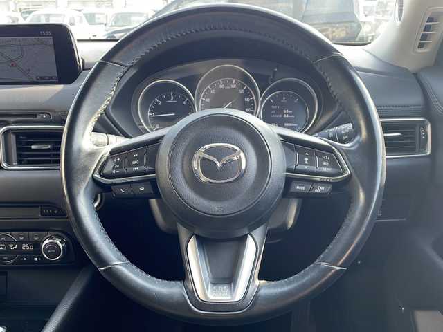 マツダ ＣＸ－５ XD プロアクティブ 青森県 2017(平29)年 9.9万km スノーフレイクホワイトパールマイカ 4WD・ターボ/純正SDナビ・フルセグTV/CD・DVD・Bluetooth・SD/BOSEサウンドシステム/サイド・バックカメラ/運転席パワーシート/前席シートヒーター/ステアリングヒーター/衝突軽減ブレーキ/レーダークルーズコントロール/ブラインドスポットモニタリング/レーンキープアシスト/アクティブLEDヘッドライト/リアパーキングセンサー/前後ドライブレコーダー/ビルトインETC/LEDヘッドライト/純正19インチAW夏タイヤ/社外17インチAWスタッドレスタイヤ有り/スマートキー/プッシュスタート