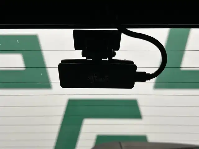 トヨタ カローラツーリング ハイブリッド ダブルバイビー 鹿児島県 2020(令2)年 5.7万km スパークリングブラックパールクリスタルシャイン 純正ディスプレイオーディオ（ナビ機能付）　/バックカメラ　/ブラインドスポットモニター　/革巻きステアリング　/ステアリングヒーター　/オールオートウィンドウ　/電動パーキングブレーキ　/オートブレーキホールド