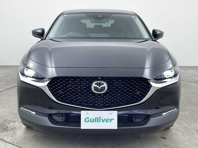 マツダ ＣＸ－３０ XD Lパッケージ 兵庫県 2020(令2)年 2.8万km ジェットブラックマイカ ・純正ナビ/CD/DVD/BT/TV/・i-ACTIVSENSE/・衝突軽減システム/・横滑り防止装置/・レーダークルーズコントロール/・アイドリングストップ/・ビルトインETC/・前後ドライブレコーダー/・前後コーナーセンサー/・アラウンドビューモニター/・パワーバックドア/・レザーシート/・パワーシート（運転席）/・メモリーシート（運転席）/・シートヒーター（運転席＋助手席）/・革巻きステアリング/・ステアリングリモコン/・ステアリングヒーター/・電動パーキングブレーキ/・オートホールド/・LEDオートライト/・オートマチックハイビーム/・電動リアゲート/・MTモード付AT/・純正フロアマット/・純正１８インチアルミホイール/・スマートキー/・プッシュスタート/・W＋サイドエアバッグ/・カーテンエアバッグ