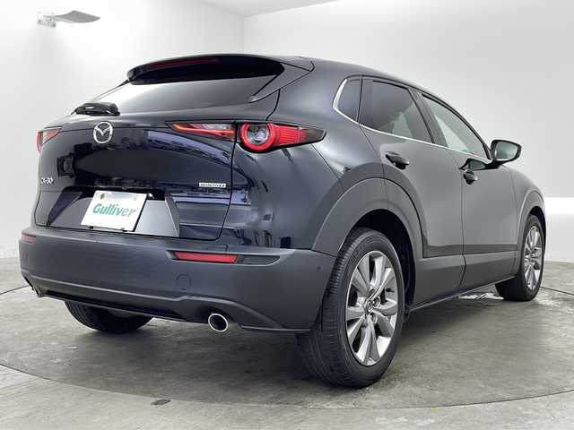 マツダ ＣＸ－３０ XD Lパッケージ 兵庫県 2020(令2)年 2.8万km ジェットブラックマイカ ・純正ナビ/CD/DVD/BT/TV/・i-ACTIVSENSE/・衝突軽減システム/・横滑り防止装置/・レーダークルーズコントロール/・アイドリングストップ/・ビルトインETC/・前後ドライブレコーダー/・前後コーナーセンサー/・アラウンドビューモニター/・パワーバックドア/・レザーシート/・パワーシート（運転席）/・メモリーシート（運転席）/・シートヒーター（運転席＋助手席）/・革巻きステアリング/・ステアリングリモコン/・ステアリングヒーター/・電動パーキングブレーキ/・オートホールド/・LEDオートライト/・オートマチックハイビーム/・電動リアゲート/・MTモード付AT/・純正フロアマット/・純正１８インチアルミホイール/・スマートキー/・プッシュスタート/・W＋サイドエアバッグ/・カーテンエアバッグ