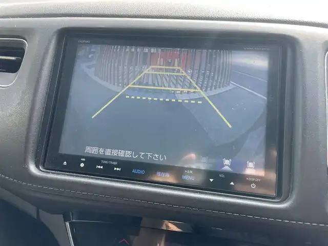 ホンダ ヴェゼル ハイブリッド Z 千葉県 2014(平26)年 10.4万km クリスタルブラックパール (株)IDOMが運営する【じしゃロン八千代店】の自社ローン対象車両になります。こちらは現金またはオートローンご利用時の価格です。自社ローンご希望の方は別途その旨お申付け下さい/純正ナビ（CD・DVD・BT接続可）/フルセグテレビ/ETC/バックカメラ/シートヒーター（D席・N席）/LEDヘッドライト/純正フロアマット