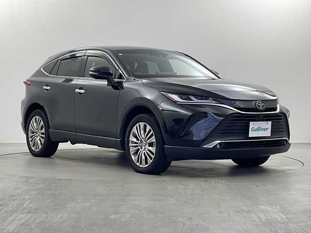 トヨタ ハリアー ハイブリッド Z レザーパッケージ 栃木県 2020(令2)年 6.6万km プレシャスブラックパール 純正12.3型ディスプレイオーディオ（AppleCarPlay/AndroidAuto/フルセグTV）/JBLプレミアムサウンド/パノラミックビューモニター/デジタルインナーミラー/ブラインドスポットモニター/ヘッドアップディスプレイ/黒革シート/パワーシート/シートメモリー/シートヒーター/ベンチレーション/パワーバックドア/ステアリングヒーター/セーフティセンス/・プリクラッシュセーフティ/・レーントレーシングアシスト/・アダプティブハイビーム/・レーダークルーズコントロール/クリアランスソナー/電動パーキングブレーキ/オートブレーキホールド/LEDヘッドランプ/オートライト/ETC2.0/ドライブレコーダー