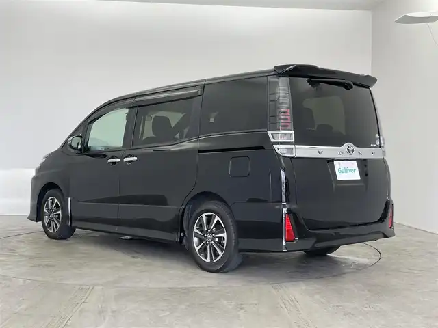 トヨタ ヴォクシー ZS 煌Ⅱ 埼玉県 2020(令2)年 3.8万km ブラック ＡＬＰＩＮＥ１１インチナビ　バックカメラ　ＥＴＣ　前後ドライブレコーダー　クルーズコントロール　トヨタセーフティセンス　両側パワースライドドア　純正アルミホイール　ＬＥＤライト　オートライト　地デジ